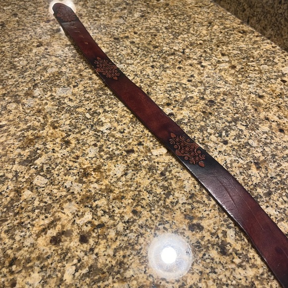 Men’s Vintage Brown Tooled Leather Belt Tarnished Brass Buckle Size 36 - Picture 8 of 10